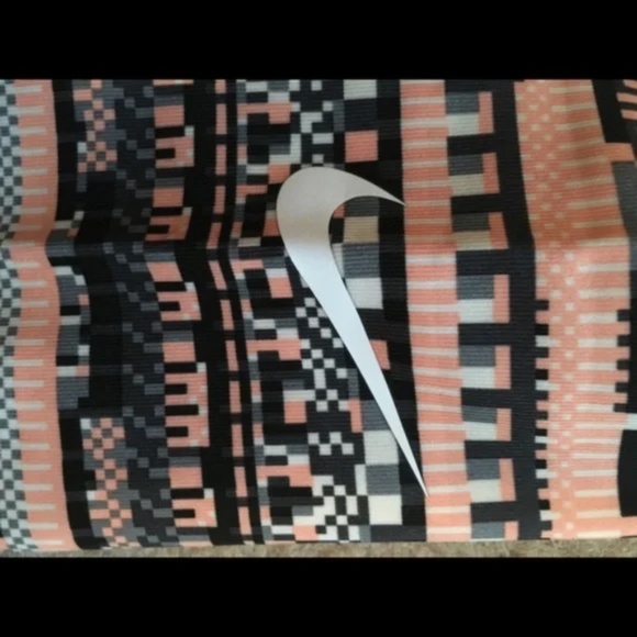 Nike Pro Women Leggings Peach, Black, Gray, White Size M - Picture 3 of 7